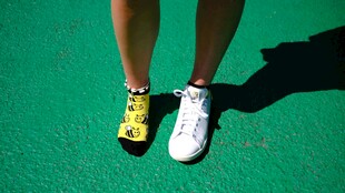 黄绿双色鞋搭配展示