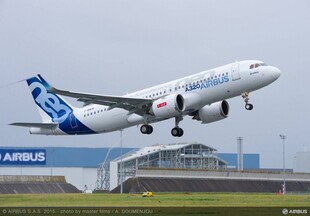 空客飞机起飞瞬间