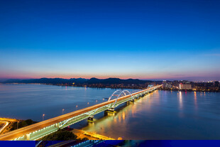 跨海大桥夜景璀璨迷人
