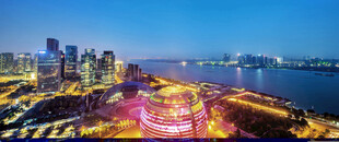 城市璀璨夜景俯瞰图