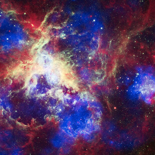 绚丽宇宙星云图景