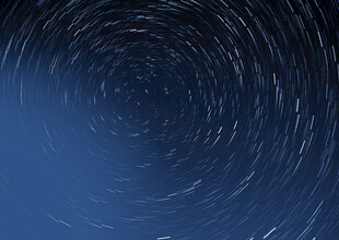 星轨漩涡夜空梦幻景象