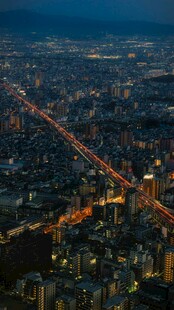 城市夜景璀璨交通脉络