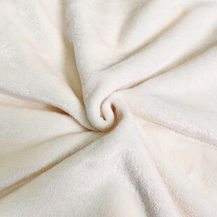 米白色柔软褶皱布料纹理