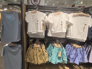 时尚童装陈列展示