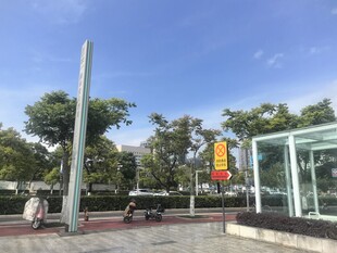 户外公交站点场景