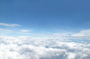 高空云海蓝天美景