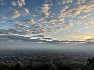 日出云海壮丽景观