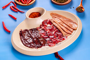 美味多样烤肉食材拼盘