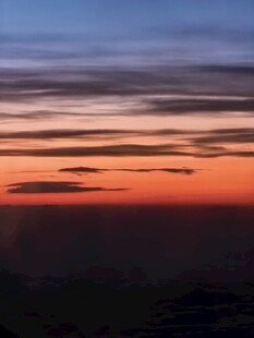 高空中的晚霞