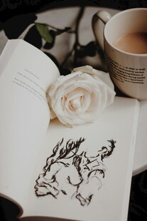 桌上静物书花咖啡杯