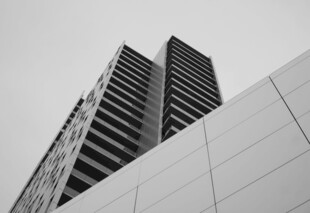 现代高楼建筑外观特写