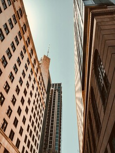 仰视都市高楼建筑景观