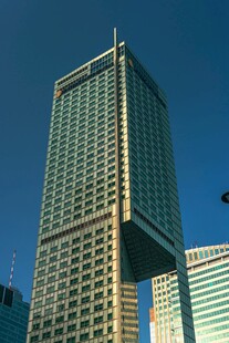 现代摩天大楼独特建筑造型