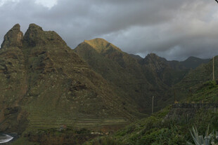 山峰 云雾