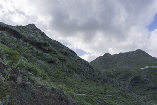 青山 云雾 