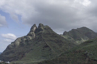 山峦 云雾