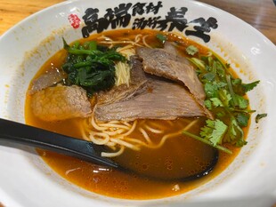美味牛肉拉面诱人呈现