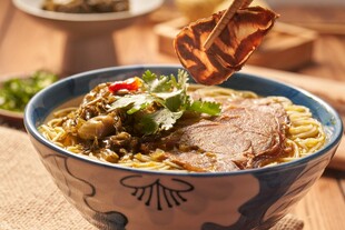美味牛肉拉面诱人呈现