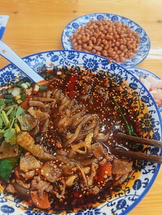美味川味凉拌菜诱人呈现