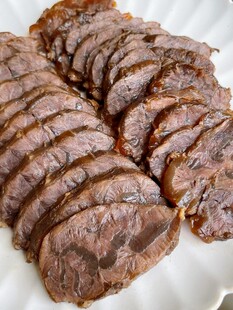 美味切片熟牛肉