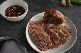 美味卤牛肉摆盘