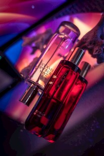 绚丽多彩的香水