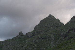 山峰 云雾