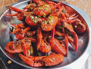 美味小龙虾一盘