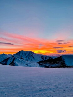 雪山壮丽晚霞美景