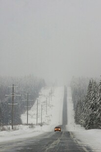 雪天公路景象