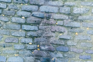 古老石砖墙纹理特写