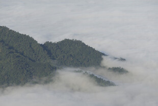 山峦 云雾 