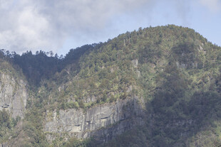 山峰 云雾