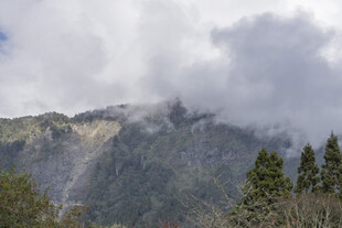 山峦 云雾