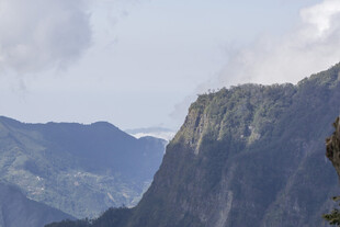 山峰 云雾