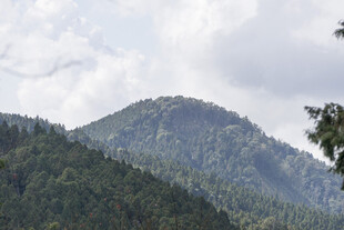 山峰 云雾