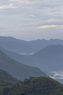 山峦 云雾