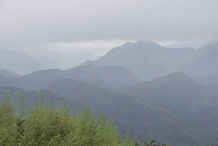 山峦 云雾 