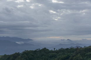 山峦 云海