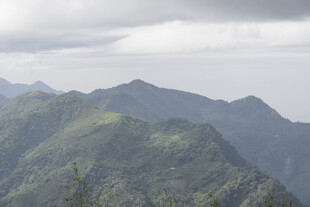 山峦 云雾 