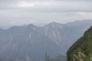 云雾 山峰