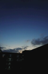 黄昏下的建筑剪影