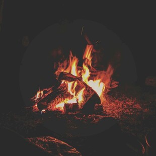 温暖篝火