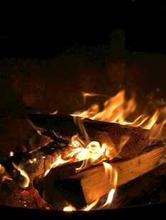 燃烧的篝火