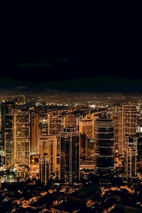 城市璀璨夜景俯瞰图