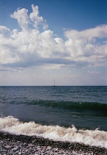 浪花与白云相伴