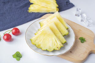 新鲜切块菠萝
