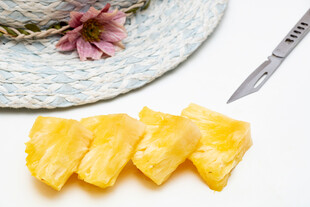 新鲜切块菠萝