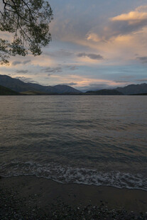 湖畔黄昏美景